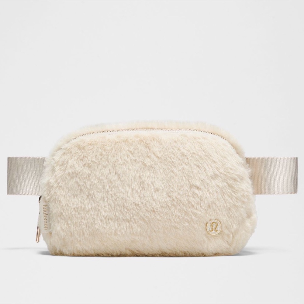 🆕 LULULEMON Everywhere Belt Bag Plush Fleece *Rhinestone Logo! NEW Ivory/Gold